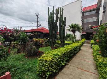 Venta de Acogedor Apartamento en Tibás-Cinco Esquinas. RAH 27-699