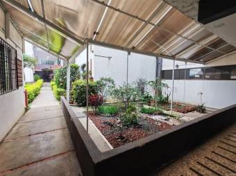 Venta de Acogedor Apartamento en Tibás-Cinco Esquinas. RAH 27-699