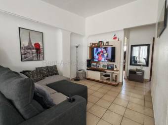 Venta de Acogedor Apartamento en Tibás-Cinco Esquinas. RAH 27-699