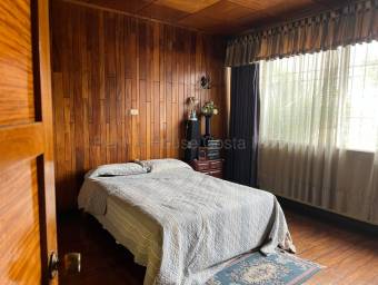Venta de Casa en el Centro de Alajuela. RAH 27-682