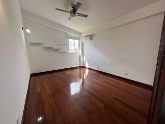 Venta de casa de lujo cerca del campo de golf en Lindora #26-1558 GS