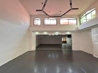 Se alquila local comercial en San Rafael Escazú 27-725