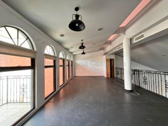 Se alquila local comercial en San Rafael Escazú 27-725