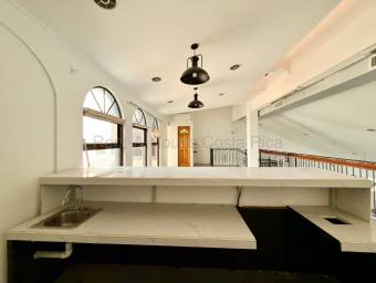 Se alquila local comercial en San Rafael Escazú 27-725