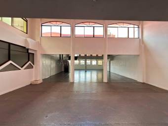 Se alquila local comercial en San Rafael Escazú 27-725