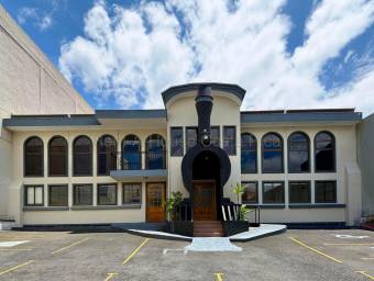Se alquila local comercial en San Rafael Escazú 27-725