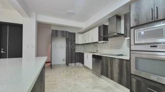 Se vende casa en Piedades Santa Ana 27-716