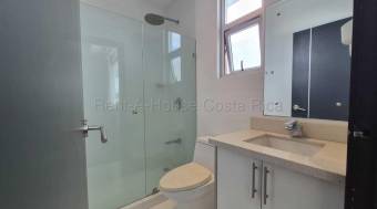 Se vende casa en Piedades Santa Ana 27-716