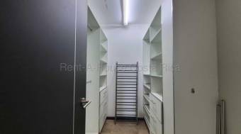 Se vende casa en Piedades Santa Ana 27-716