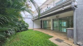 Se vende casa en Piedades Santa Ana 27-716