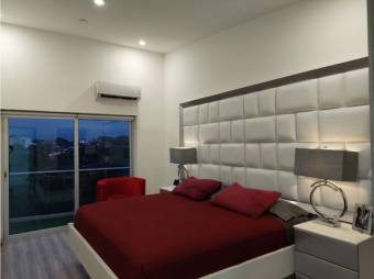 ALQUILER DE PENTHOUSE, RHOMOSER, CONDOMINIO PARADISUS