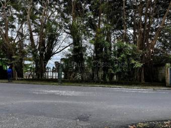 Venta de Lote en Limón-Centro. RAH 27-706