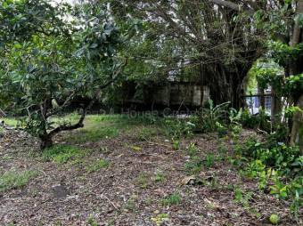Venta de Lote en Limón-Centro. RAH 27-706