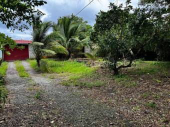 Venta de Lote en Limón-Centro. RAH 27-706