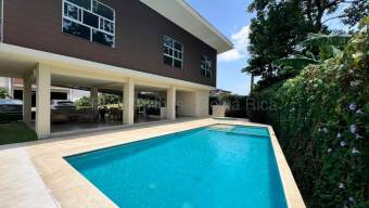 Venta de PENTHOUSE AMUEBLADO en San Rafael de Escazú. RAH 27-702
