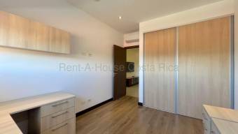 Venta de PENTHOUSE AMUEBLADO en San Rafael de Escazú. RAH 27-702