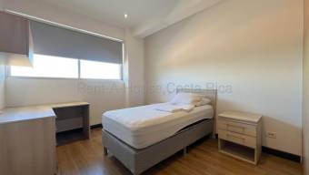 Venta de PENTHOUSE AMUEBLADO en San Rafael de Escazú. RAH 27-702