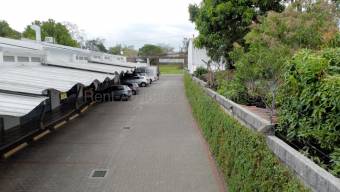 Venta de plaza comercial con 10 locales arrendados en La Guácima #26-2206 GS, $ 1,400,000, 4, Alajuela, Alajuela