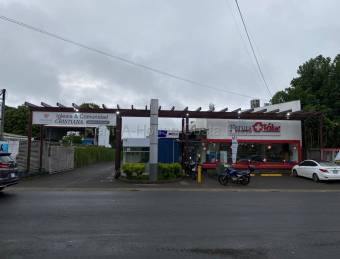 Venta de plaza comercial con 10 locales arrendados en La Guácima #26-2206 GS, $ 1,400,000, 4, Alajuela, Alajuela