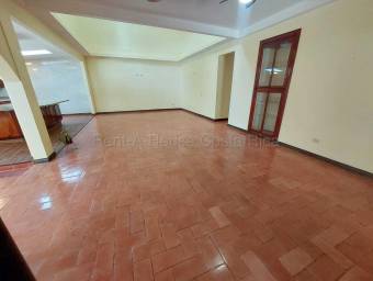 Se alquila casa en Ciudad Colón Mora 27-764