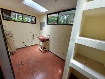 Se alquila casa en Ciudad Colón Mora 27-764