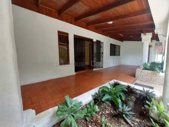 Se alquila casa en Ciudad Colón Mora 27-764