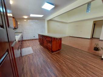 Se alquila casa en Ciudad Colón Mora 27-764