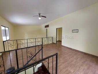 Se alquila casa en Ciudad Colón Mora 27-764