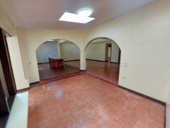 Se alquila casa en Ciudad Colón Mora 27-764