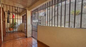 Se vende casa en Heredia Centro 27-356