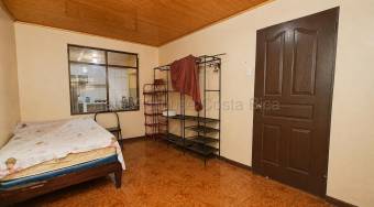 Se vende casa en Heredia Centro 27-356