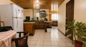 Se vende casa en Heredia Centro 27-356