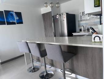 Se vende apartamento en San Rafael Escazú 27-762