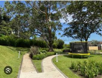 Se vende apartamento en San Rafael Escazú 27-762