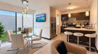 Se vende casa en San Rafael Montes de Oca 27-768