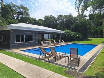 Se vende casa en Piedades Santa Ana 25-585