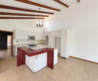 Casa de 1 planta en Lomas de Cariari, Heredia. Remate bancario.