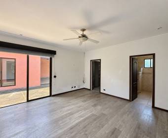 Casa de 1 planta en Lomas de Cariari, Heredia. Remate bancario.