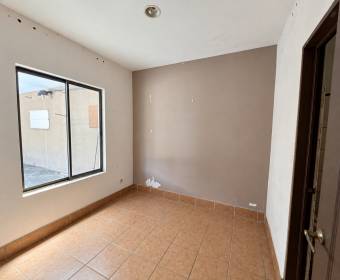 Casa de 1 planta en Lomas de Cariari, Heredia. Remate bancario.