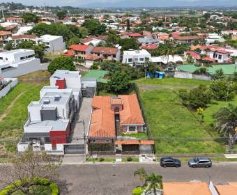 Casa de 1 planta en Lomas de Cariari, Heredia. Remate bancario.