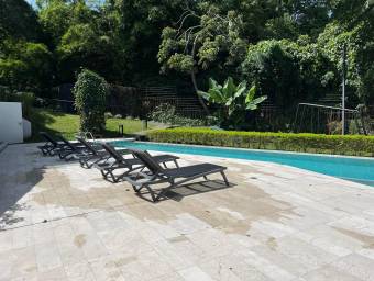 Se alquila casa en San Antonio Escazú 27-685