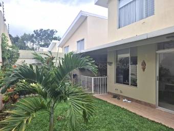 Se vende casa en Sabanilla Montes de Oca 27-778