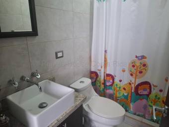 Se vende casa en Sabanilla Montes de Oca 27-778