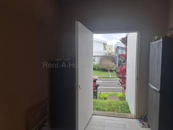 Se vende casa en Sabanilla Montes de Oca 27-778