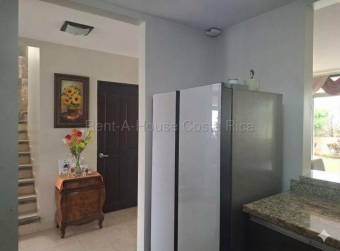 Se vende casa en Sabanilla Montes de Oca 27-778