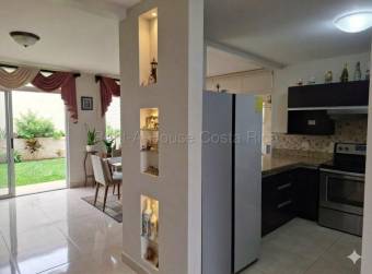 Se vende casa en Sabanilla Montes de Oca 27-778