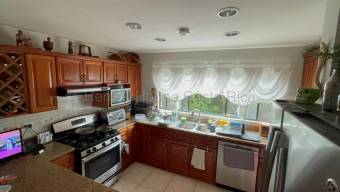 Venta de Hermosa Casa en Santa Ana / Mls. 26-1673 OFC JB