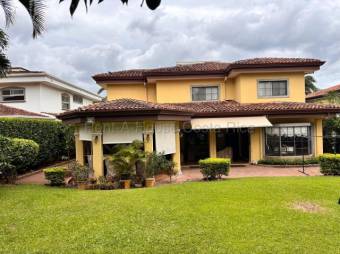 Venta de Hermosa Casa en Santa Ana / Mls. 26-1673 OFC JB