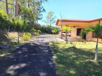 Venta de Hermosa Casa en San Isidro, Alajuela / Mls. 26-1597 OFC JB