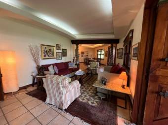 Venta de Estupenda Casa en Brasil, Santa Ana / Mls. 26-200 OFC JB
